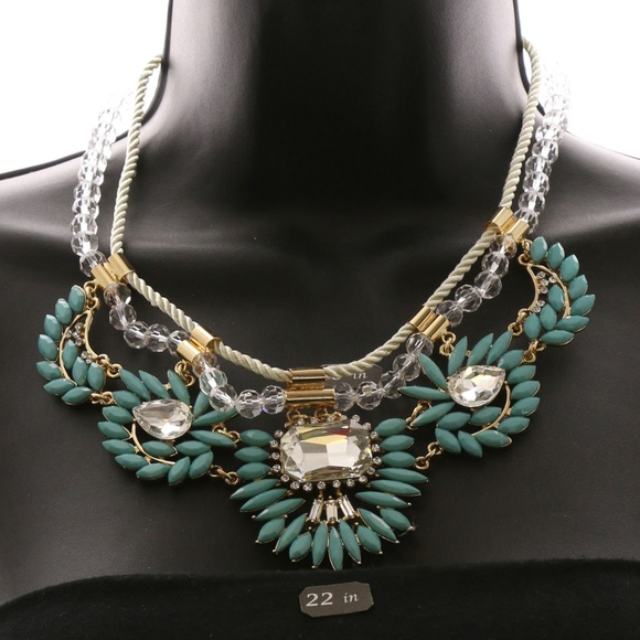 Luxury Crystal Necklace Gold/Blue NWOT - Picture 3 of 3